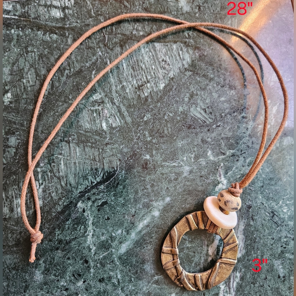Long necklace - Picture 5 of 5